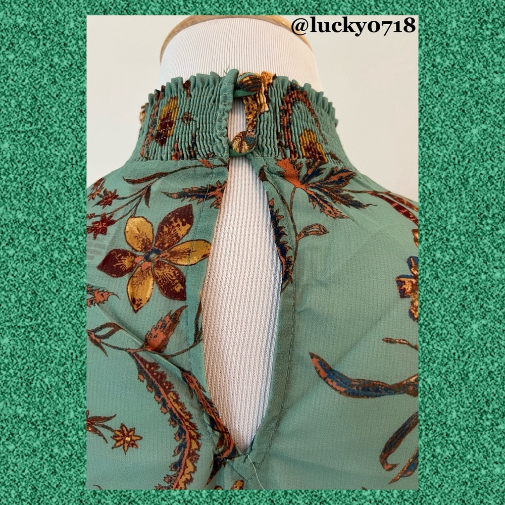 Vici Flying Tomato NWOT Boho Chiffon Smocked Mock Neck Sage Floral Top Sz S - Picture 6 of 8